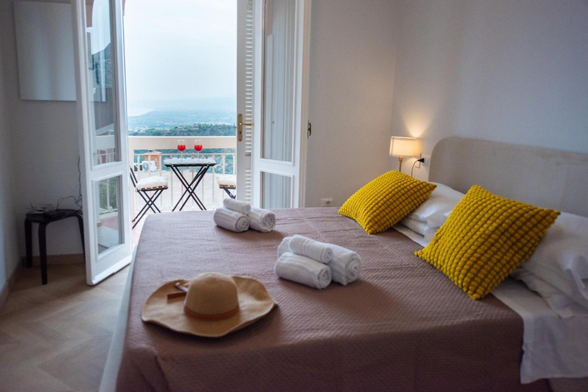טאורמינה Villa Clara Suites מראה חיצוני תמונה